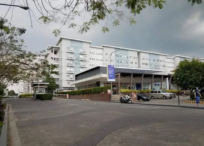 Oyo 936 Yumis Condotel Trees Residences